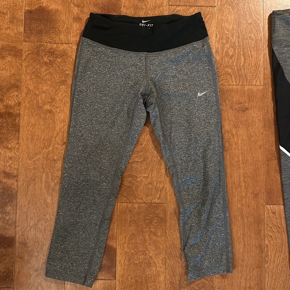 Lot of Nike work out clothes XS - Picture 2 of 9